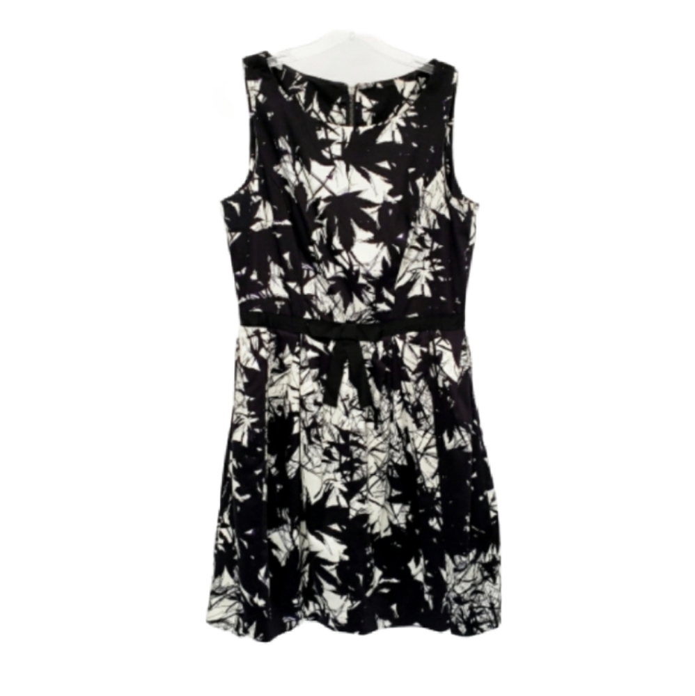 Sleeveless Black and White Taylor Dress